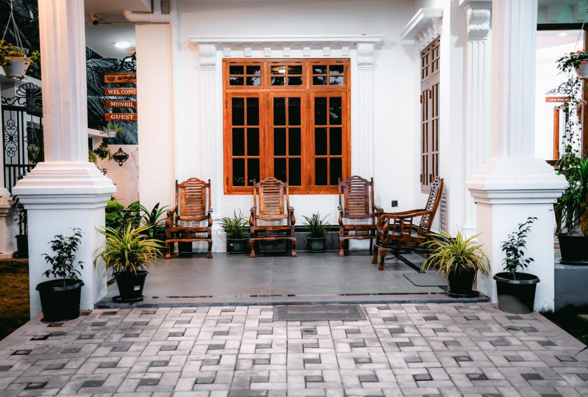 Munril Guest Apartment Jaffna Exterior foto