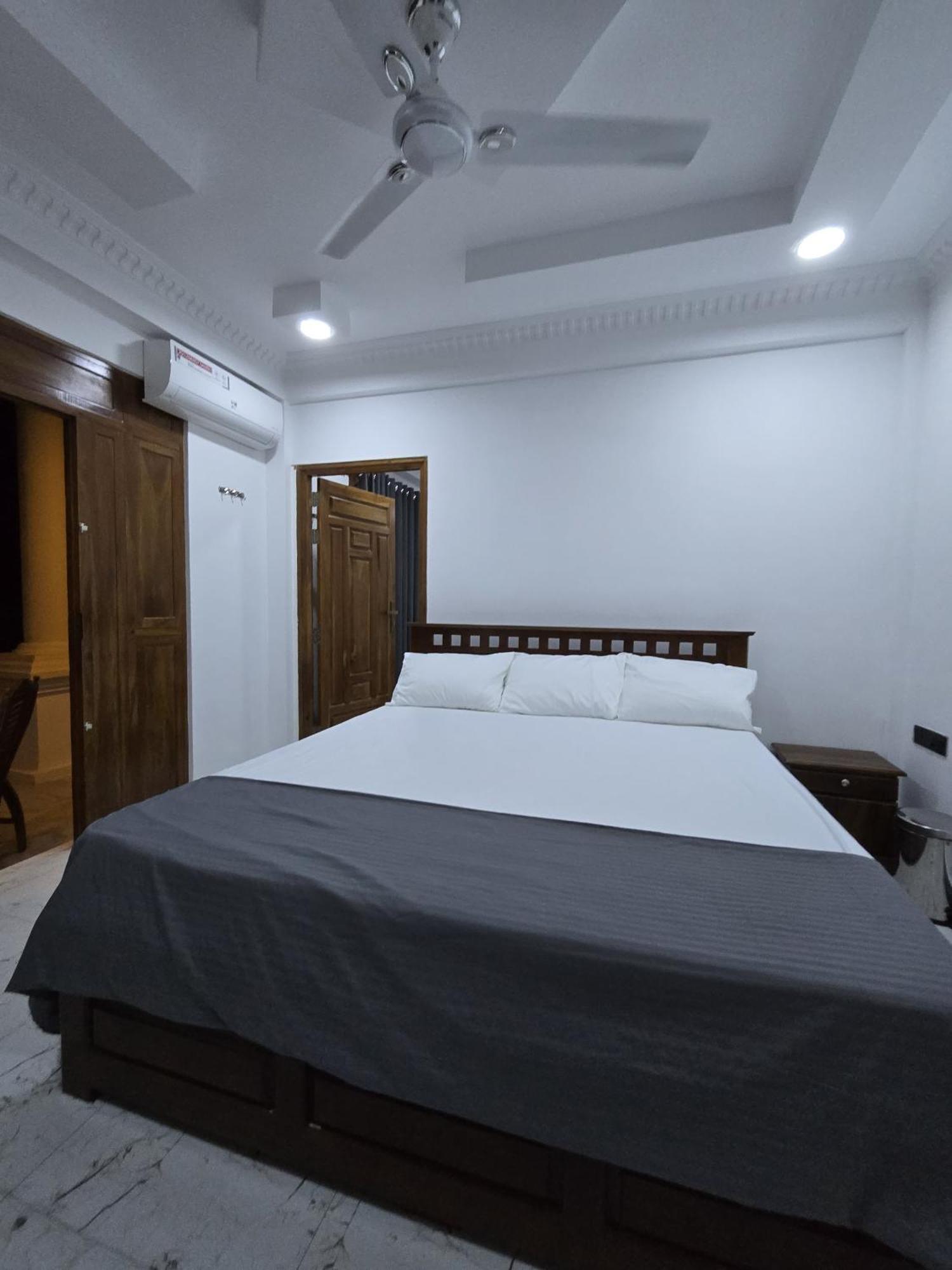 Munril Guest Apartment Jaffna Exterior foto
